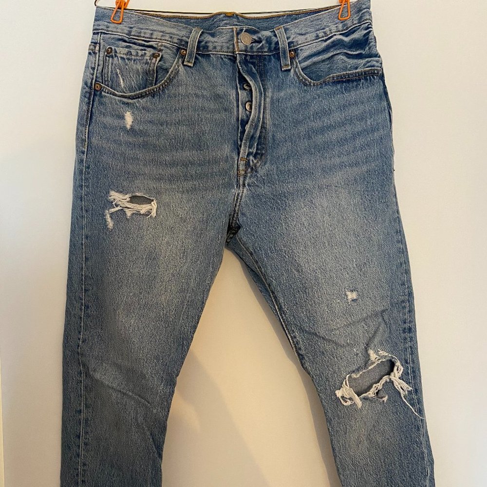 Ripped Women's Levi Jeans